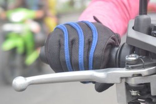 Kebiasaan Sepele di Lampu Merah yang Bikin Motor Matik Cepat Rusak