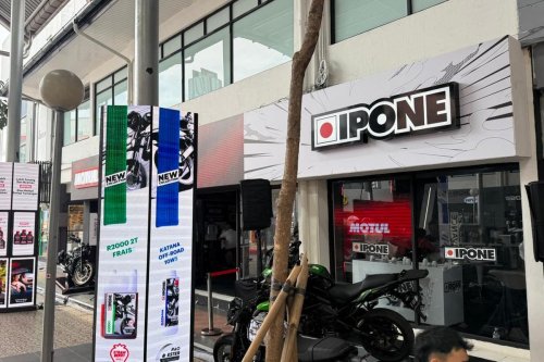 Pelumas Motor Unjuk Gigi dengan Konsep Interaktif