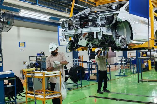 Intip Pabrik Perakitan Aletra di Purwakarta