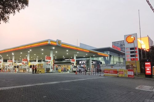 Bensin Shell dan Rekor Penjualan Mobil Listrik