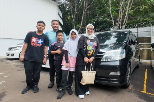 Toyota, Toyota Alphard Gen 1: MPV Mewah Bekas Masih Menggoda