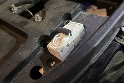 Cara Sederhana Memperpanjang Usia Baterai Motor Listrik