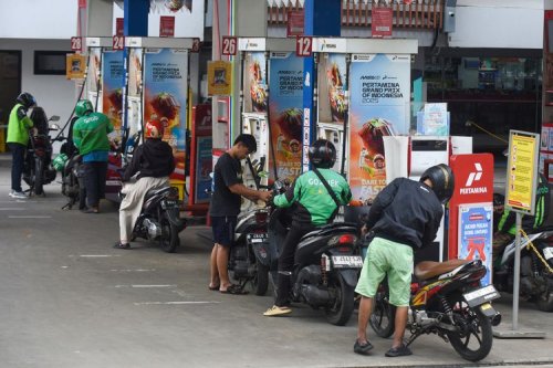 Honda, Yamaha, Harga Pertamax Naik, Segini Biaya Isi Full Tank Honda PCX dan Yamaha NMAX