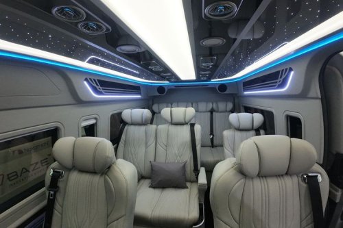 Toyota, Toyota Hiace, Modifikasi Interior Toyota HiAce Terbaru dari Baze