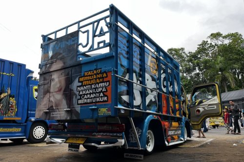 Truk Ceper Tebar Pesona di Jamnas Canter Mania 2025