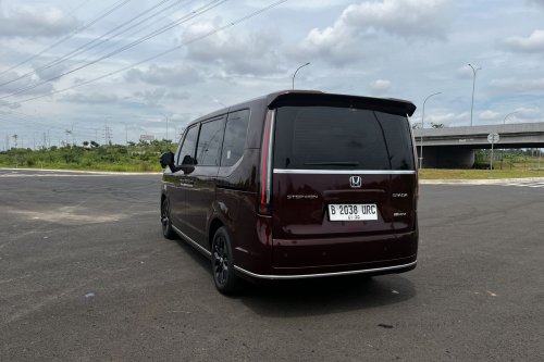 Bahas Interior Honda Step WGN, Paduan Fungsi dan Kenyamanan
