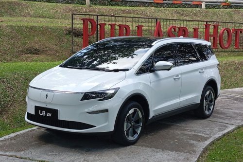 Wuling, Wuling Cortez Darion EV vs Aletra L8: Pilih Mana?
