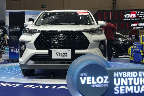 Proyek Mobil Nasional, Veloz Hybrid vs Rival