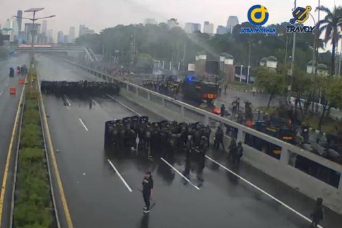 Aksi Massa di Gedung DPR, Akses Tol Dalam Kota Dialihkan Sementara