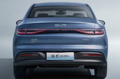 BYD, BYD Seal, BYD Luncurkan Seal PHEV, Sekali Isi Bensin Bisa Tempuh Jarak 2.000 Km