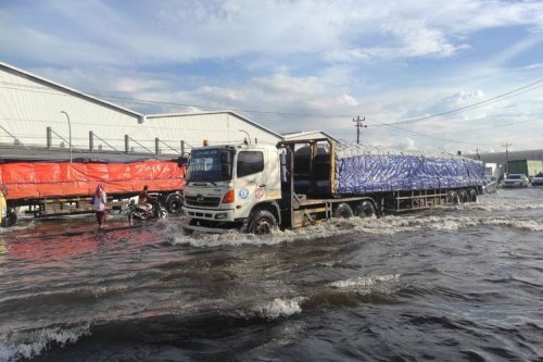 Jangan Bingung, Ini Arti Kode 4x2, 6x2, hingga 8x4 pada Truk