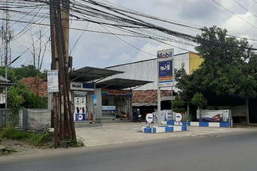 MINI, Jumpa SPBU Mini Mobil Indostation di Mekarsari, Jual Bensin RON 92