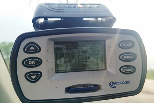 Komparasi Akselerasi Suzuki Fronx GL dan SGX, Mana Lebih Gesit?