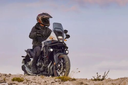 Honda, Kawasaki, Komparasi Honda NX500 Vs Kawasaki KLE 500 SE, Mana Lebih Unggul?