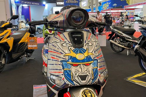 Modifikasi Honda Giorno Bertema Helm Balap Pedrosa Shogun