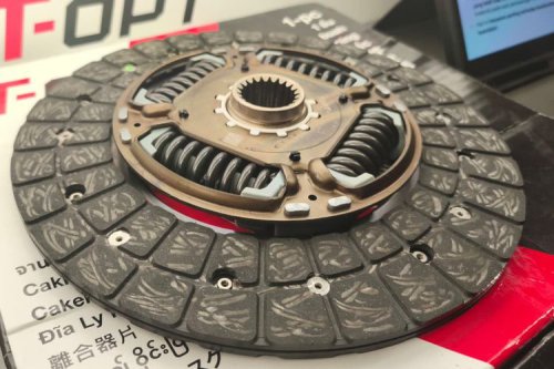 Tanda Kampas Kopling Mobil Sudah Minta Diganti Sebelum Mudik