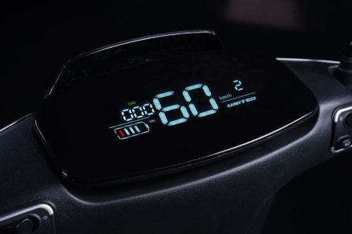 Benarkah Motor Listrik Bisa Mengisi Baterai Sendiri?