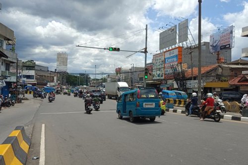 Ada Lampu Merah di Fly Over Cibinong, Potensi Terjadi Kecelakaan