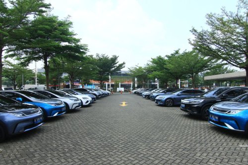 Mobil Listrik Antar-Pulau: Penyeberangan Pendek Aman, Jauh Kendala