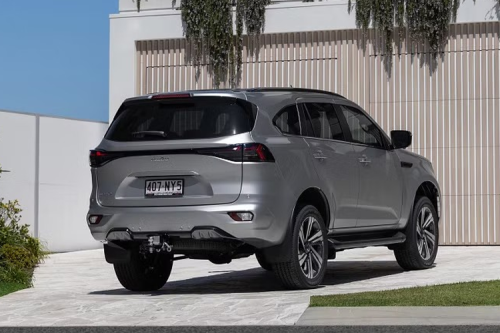 Isuzu, Isuzu MU-X, Isuzu mu-X Tour Mate Meluncur, Lengkap dengan Aksesori