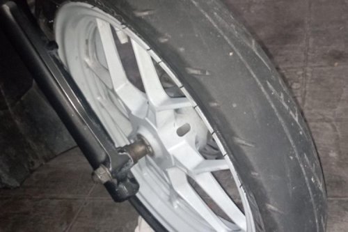 Ciri-Ciri Ban Bekas Tidak Layak Pakai untuk Mobil Anda