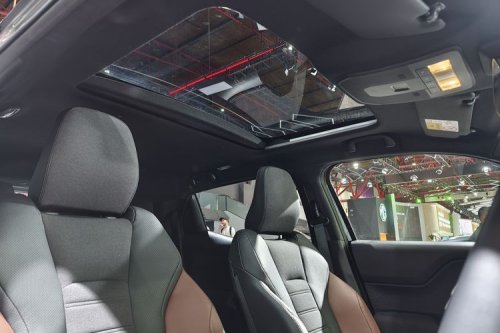 Duel Mobil Listrik Baru di IIMS 2025: eVitara vs S5 EV