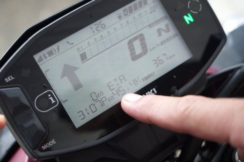 Suzuki  | Ragam Fitur Suzuki Ride Connect di Satria Pro, Navigasi sampai Cuaca