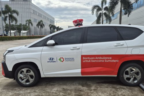 Hyundai Donasikan Stargazer Cartenz Ambulans untuk Bencana di Sumatera