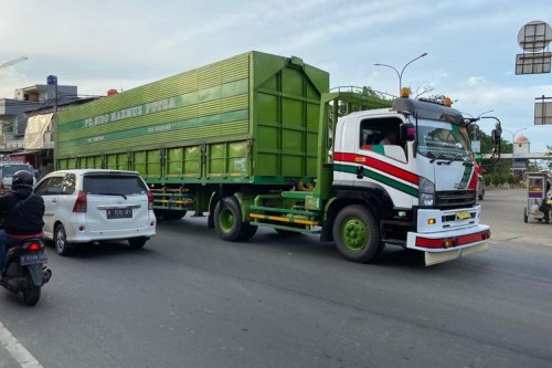 Hindari Kecelakaan dengan Memahami Blind Spot Truk