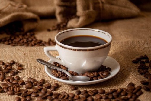 Minum Kopi Saat Buka Puasa, Bantu Fokus Berkendara atau Bikin Dehidrasi?