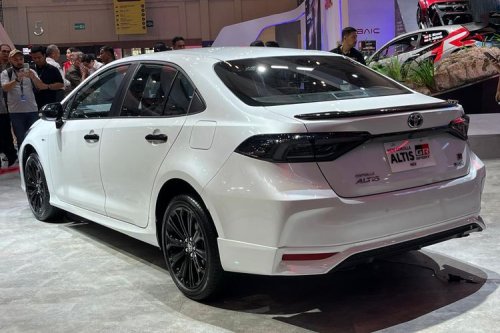 Corolla Altis HEV GR Sport: Kombinasi Sporty dan Ramah Lingkungan