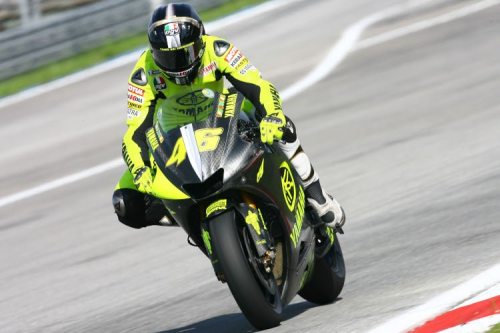 Valentino Rossi, Helm AGV Valentino Rossi Dilelang, Harganya Fantastis