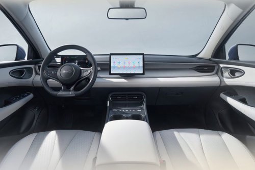 BYD Luncurkan Seal PHEV, Sekali Isi Bensin Bisa Tempuh Jarak 2.000 Km