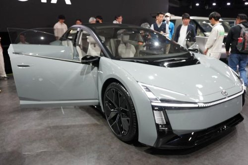 Toyota, Alasan Toyota Pertahankan Multi-Pathway di Tengah Arus Mobil Listrik