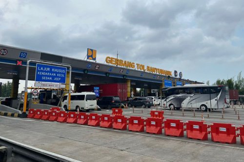 Arus Mudik Mulai Padat di GT Kalikangkung pada H-6 Lebaran