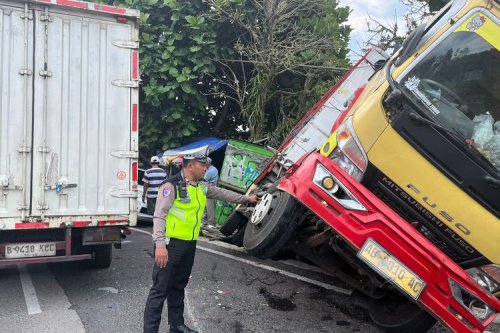 Kejadian Lagi, Kecelakaan Beruntun di Exit Tol Bawen Akibat Rem Blong