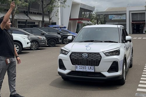 Daihatsu Rocky, Daihatsu, Daihatsu Uji Rocky Hybrid di Kemacetan Kota Bersama Komunitas