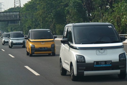 Isu BBM Naik Bikin Mobil Listrik Bekas Mulai Dilirik
