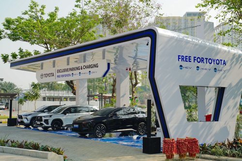 Toyota, Toyota Tambah Charging Spot Gratis untuk Mobil Elektrifikasi di Bekasi