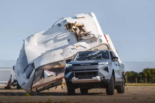 Toyota, Toyota Hilux, Toyota Hilux BEV Diuji Ekstrem, Dijatuhi Karavan 760 Kg
