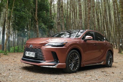 Lexus, Elegansi Lexus RX450h+, Tak Luntur Meski Sudah Berusia Dua Tahun