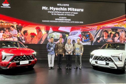 Pernah Pakai Mirage, Diplomat Jepang Nostalgia di Booth Mitsubishi