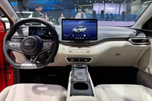 BYD, BYD Atto 1 2026 Meluncur: Jarak Tempuh Lebih Jauh dan Semakin Canggih