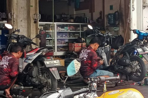 Motor Terendam Banjir Jangan Langsung Dinyalakan, Ini Langkah Amannya