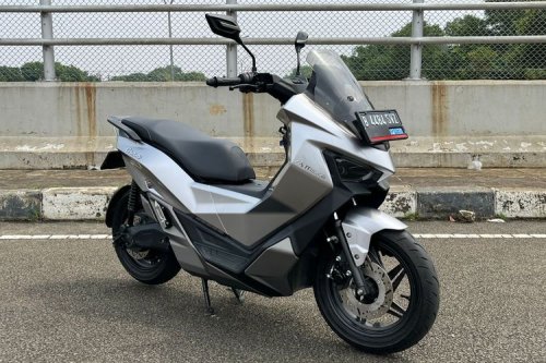 Adu Spesifikasi Motor Listrik MBG dengan Rival Sekelas