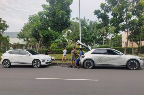 Hyundai, Bukan Sembarang V2L, Mobile Charging Hyundai Pakai Alat Khusus