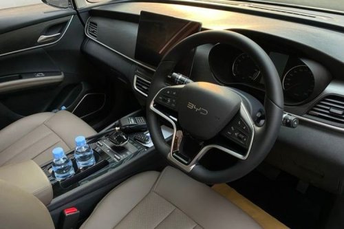 BYD, BYD M6 Laris, Wuling Darion EV Mengintai: Adu Spek MPV Listrik China