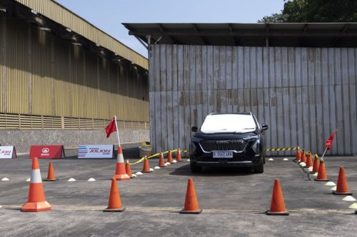 Perbedaan Perakitan EV dan Mobil "Cetus Api"