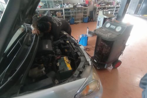 Jangan Langsung Isi Freon AC Mobil, Cek Dulu Ada Kebocoran atau Tidak
