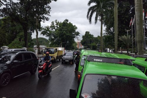 Pemkot Bogor Hentikan Sementara Razia Angkot Tua